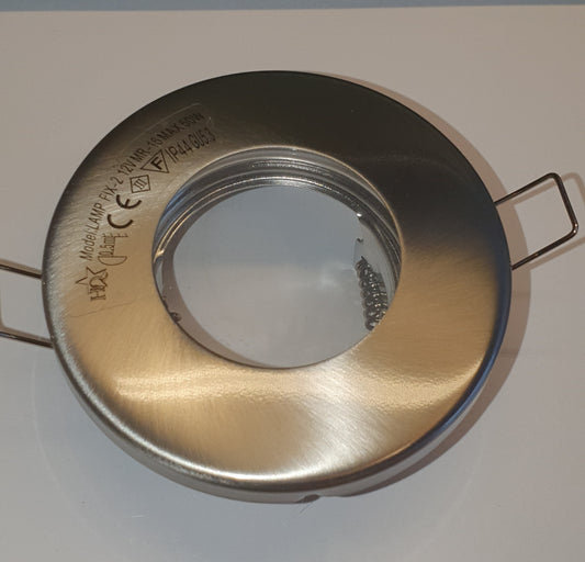 HQ LAMP FIX-2 MR16-armatur med silverfärgad rund front, täckglas och fjäderfästen i närbild | Molectric