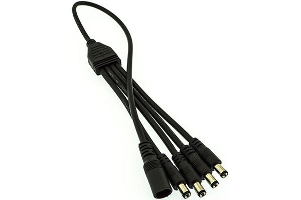 4-vägs svart splitter/fördelningskabel 2,1mm DC-plugg