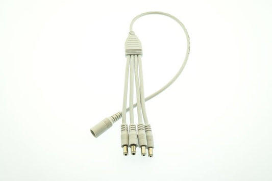 4-vägs vit splitter/fördelningskabel 2,1mm DC-plugg