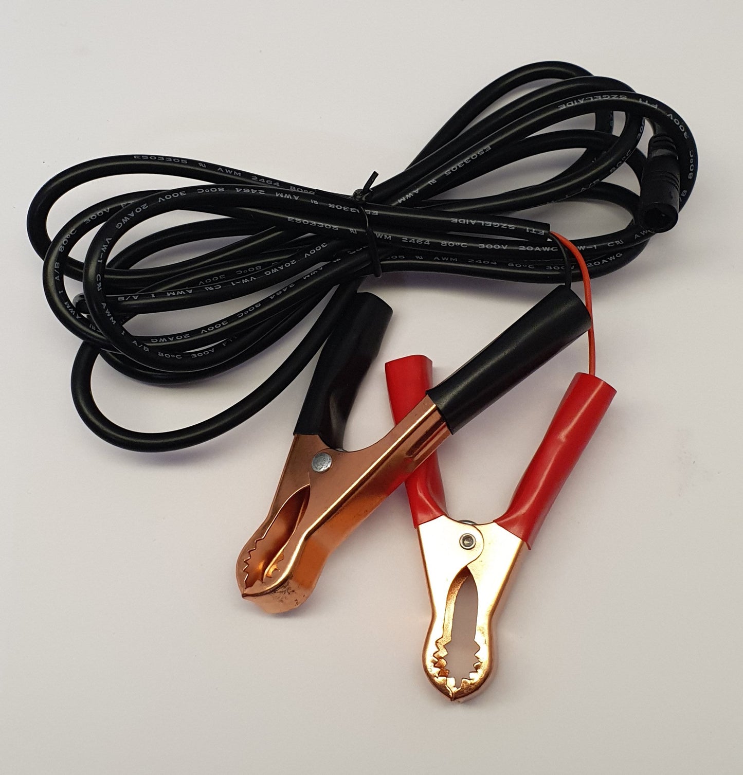 Kabelsats med batteriklämmor och "Cosa" kontakt.