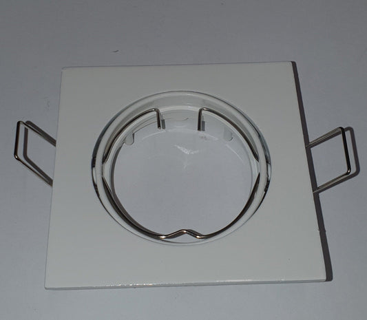 Designlight D3261W vit fyrkantig MR16-downlight med rund vinklingsbar insats och fjäderfästen | Molectric