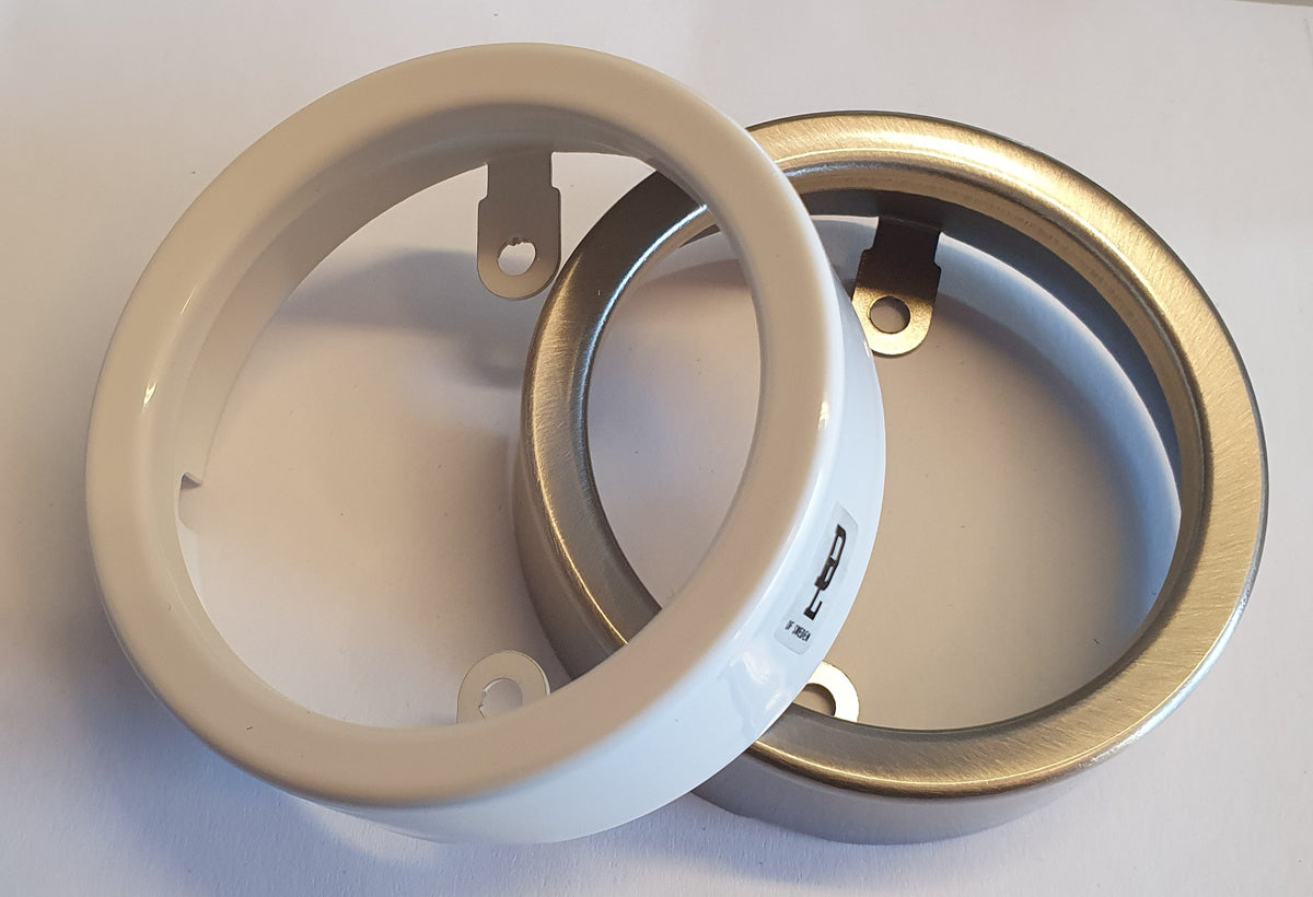 Designlight D-E distansringar till D-812 i vit och matt metall med invändiga fästöron | Molectric